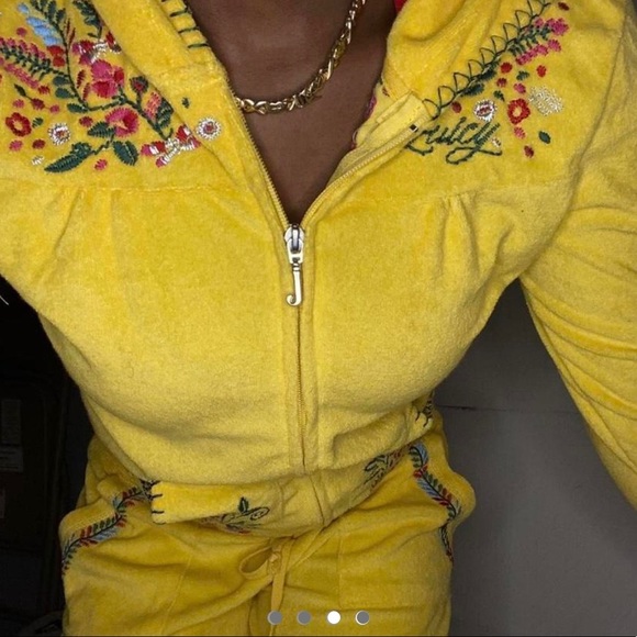 JUICY COUTURE RARE YELLOW
TRACKSUIT ( both pieces ) - Picture 3 of 3